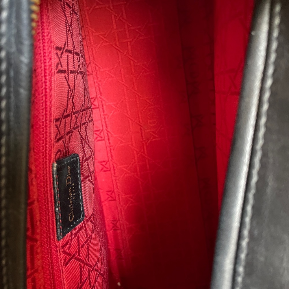Preloved Large Black lambskin Ladydior gold hardware in very good condition. - Picture 10 of 12